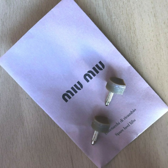 MIU MIU BY PRADA Fuchsia Patent Leather Heels - Picture 12 of 12